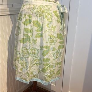 Garnet Hill Green and White Floral A-Line Skirt with embroidery